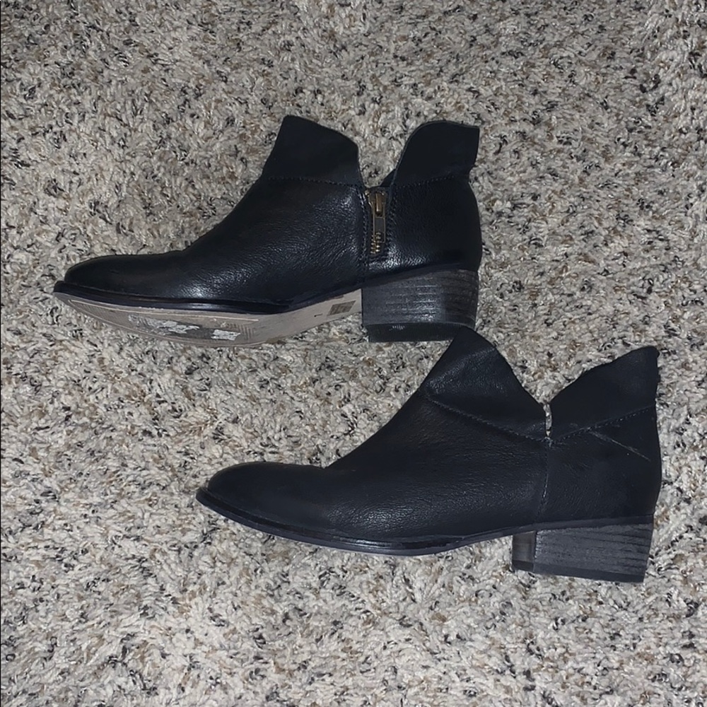 Black Seychelles booties